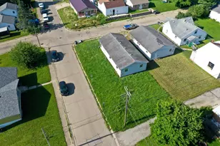 821 W 6th St, Connersville, IN 47331 - Photo 4