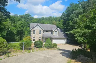 1738 Brookridge Cir Dr, Lawrenceburg, IN 47025 - Photo 2
