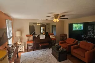 1738 Brookridge Cir Dr, Lawrenceburg, IN 47025 - Photo 12