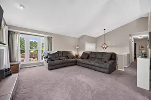 18552 Whispering Woods Dr, Lawrenceburg, IN 47025 - Photo 6