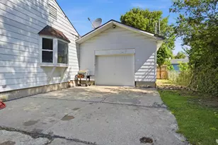 202 W 22nd St, Connersville, IN 47331 - Photo 24
