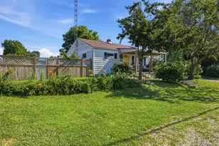 202 W 22nd St, Connersville, IN 47331 - Photo 6