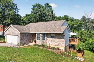 21262 Bellemeade Dr, Lawrenceburg, IN 47025 - Photo 2