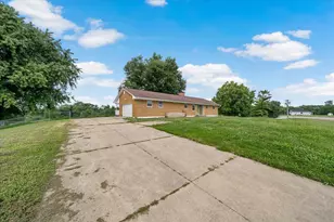 395 Bielby Rd, Lawrenceburg, IN 47025 - Photo 2