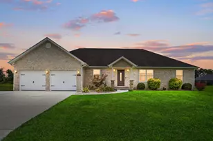 115 Burr Oak Dr, Batesville, IN 47006 - Photo 1