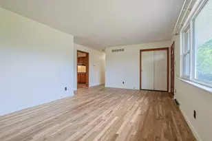 112 Hillview Dr, Aurora, IN 47001 - Photo 6