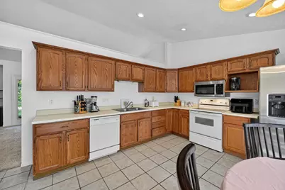 1807 Fieldcrest Drive, Lawrenceburg, IN 47025 - Photo 16