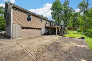 1807 Fieldcrest Dr, Lawrenceburg, IN 47025 - Photo 4