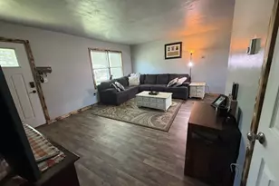 535 Clearview Ln, Versailles, IN 47042 - Photo 2