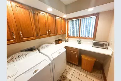 2437 N Grand Avenue N, Connersville, IN 47331 - Photo 10