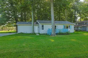 402 W Black Foot Trail, Greensburg, IN 47240 - Photo 2