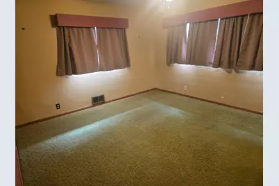 1523 W Memorial Drive, Connersville, IN 47331 - Photo 12