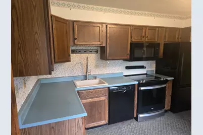1523 W Memorial Drive, Connersville, IN 47331 - Photo 6