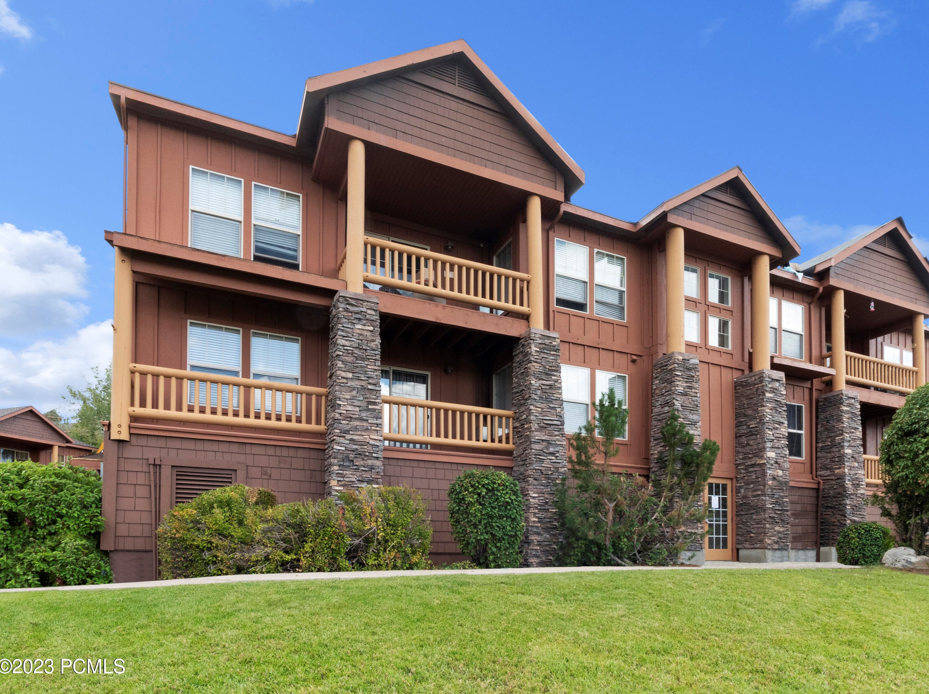 1756 Fox Bay Dr, Heber, UT 84032-4271
