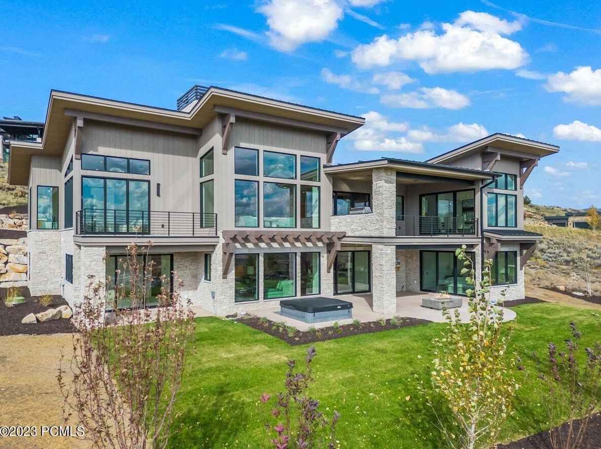 3701 E Ridgeway Dr, Woodland, UT 84036