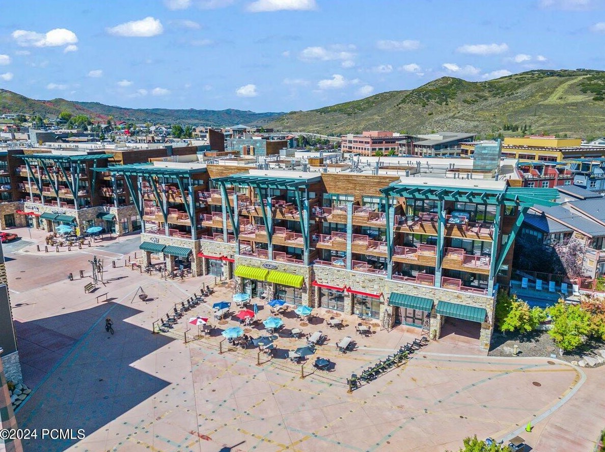 1456 Newpark Blvd, Park City UT  84098-7980 exterior