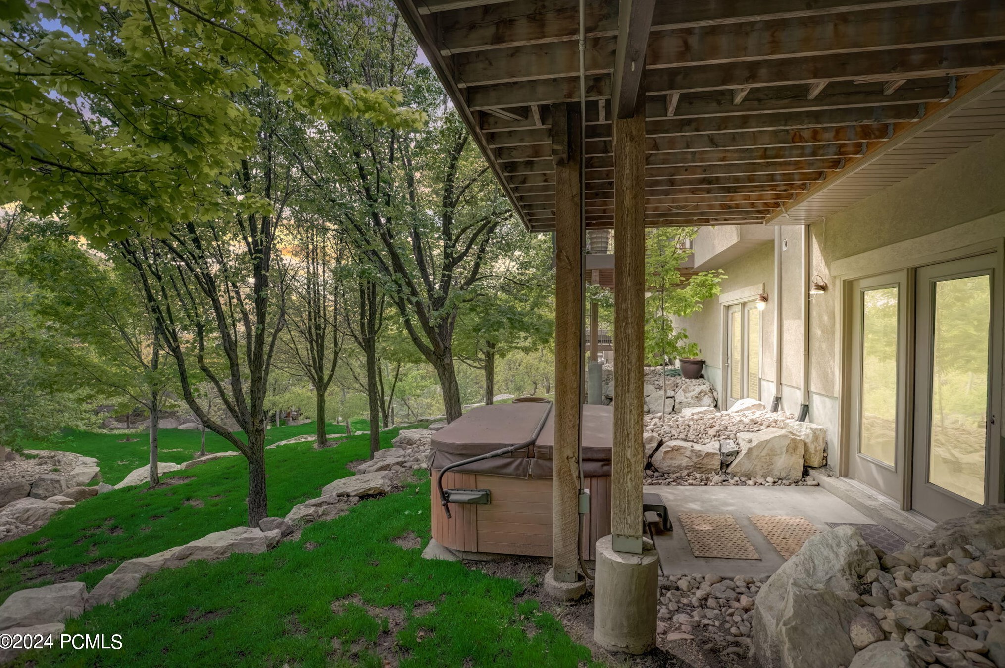 1382 Meadow Valley Dr, Draper, UT 84020-5661