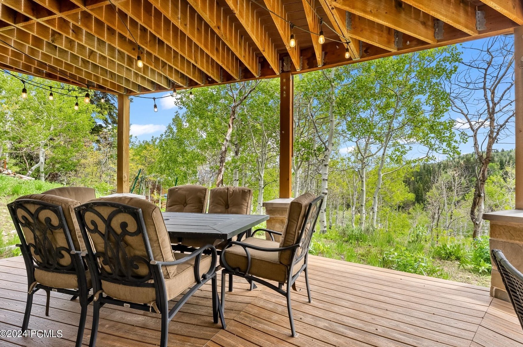 1321 Elk Rd, Hoytsville UT 84017-9345 exterior