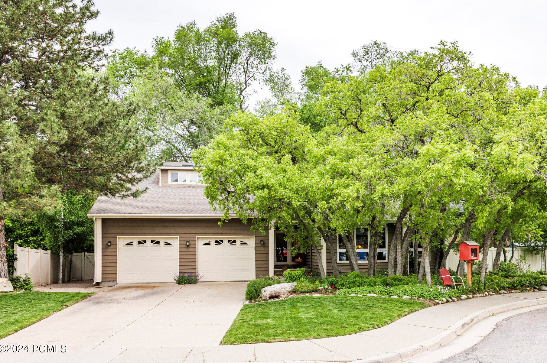 3455 Tree Farm Ln, Salt Lake City, UT 84121-5868