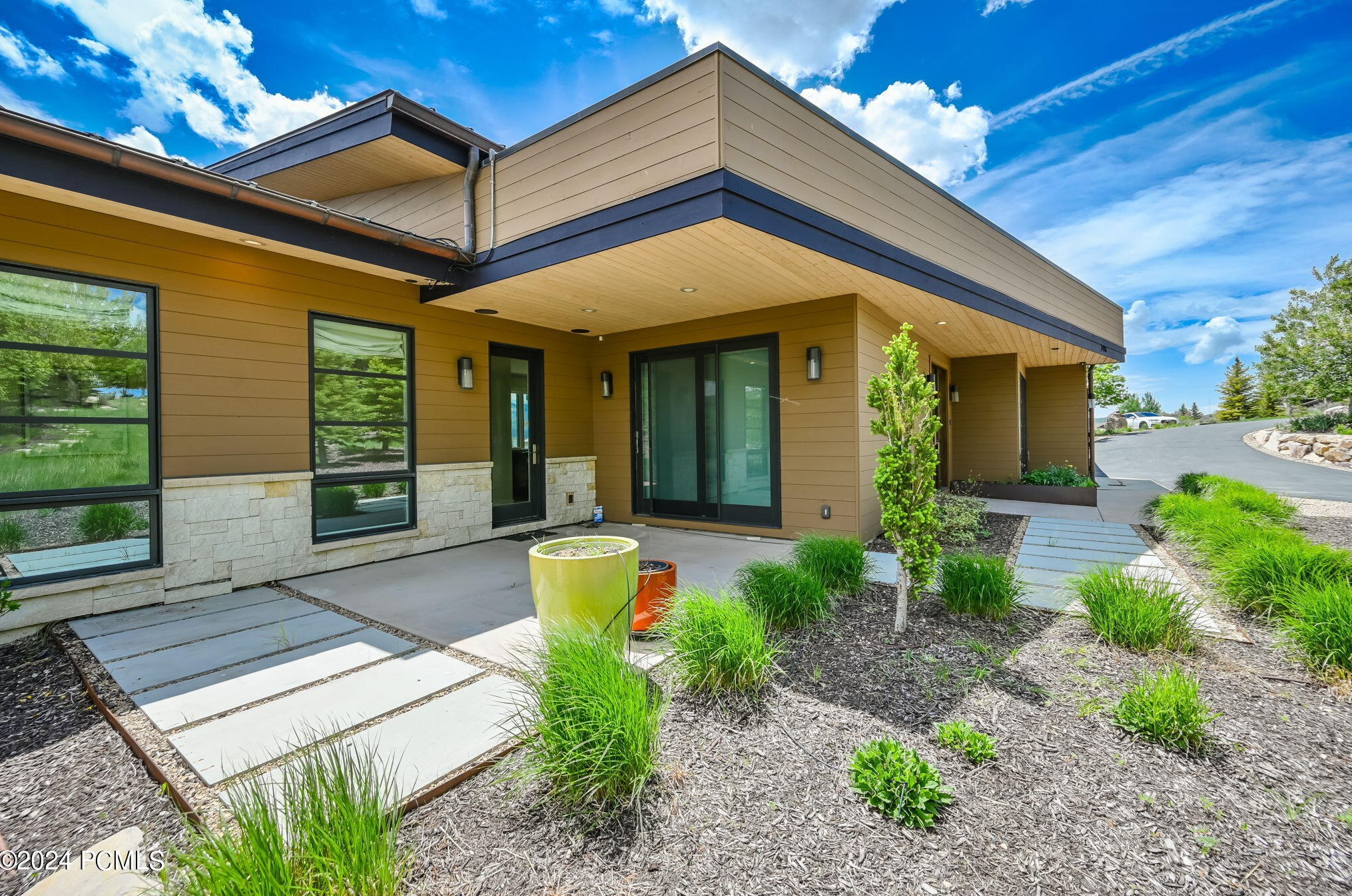 2496 Westview Trl, Park City UT 84098-6287 exterior
