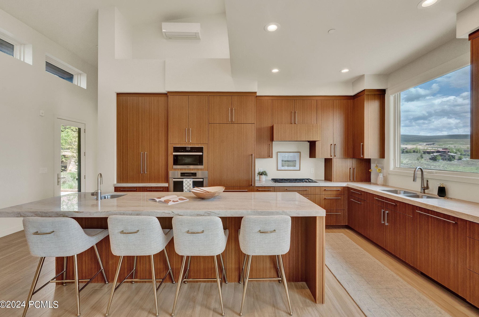 2496 Westview Trl, Park City UT 84098-6287 exterior