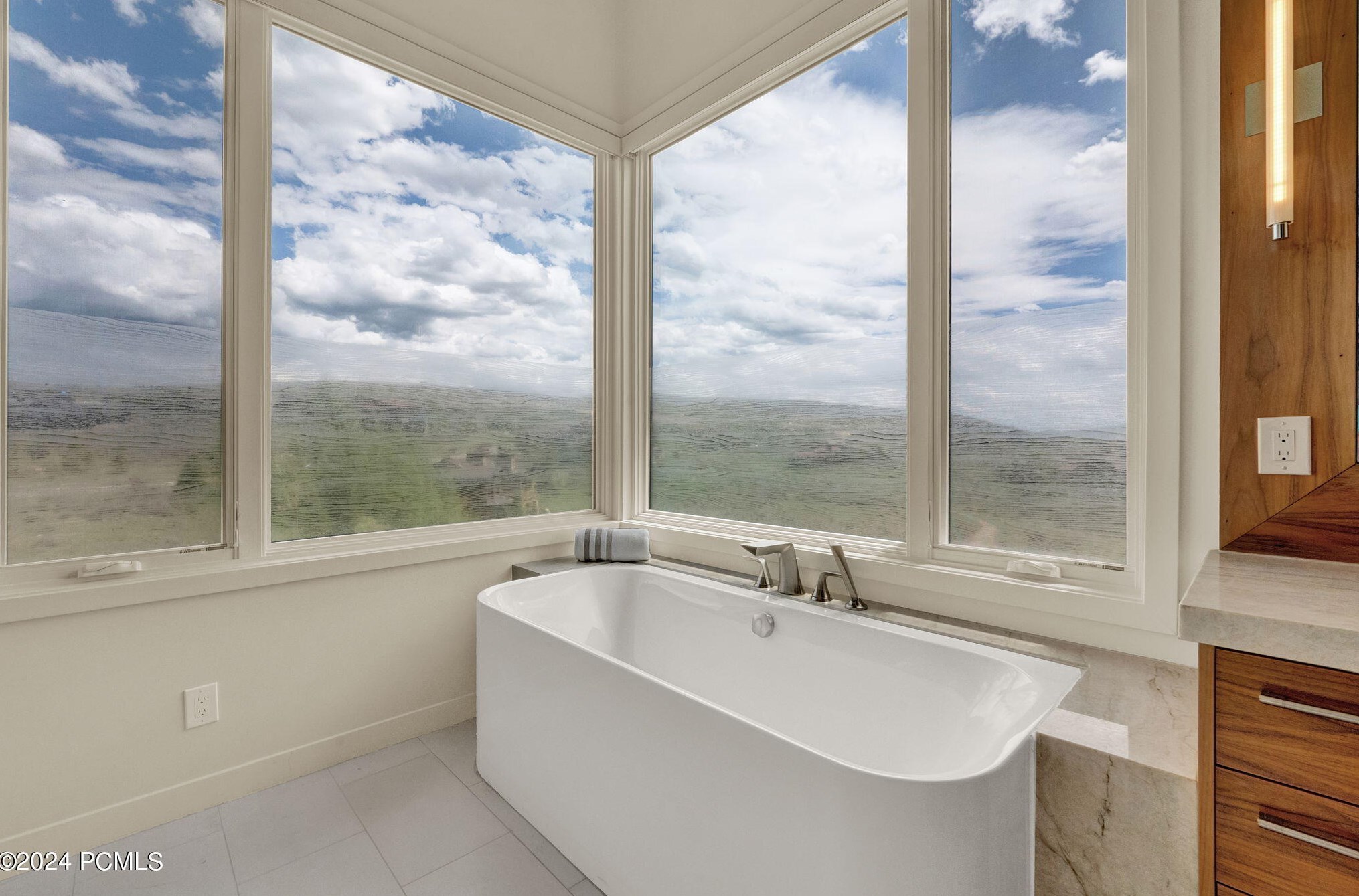 2496 Westview Trl, Park City UT 84098-6287 exterior