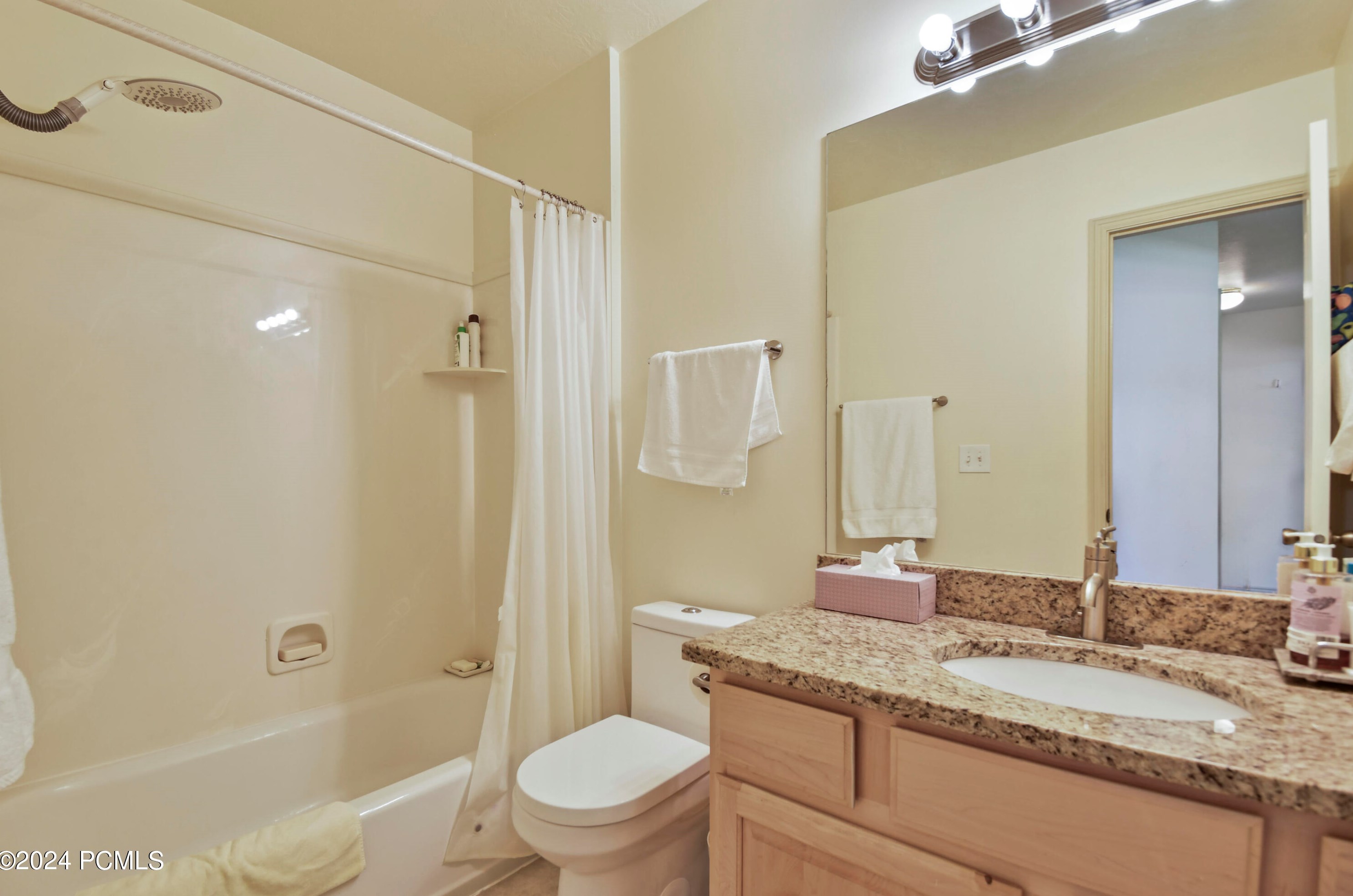 8028 Springshire Dr, Park City UT 84098-5396 exterior