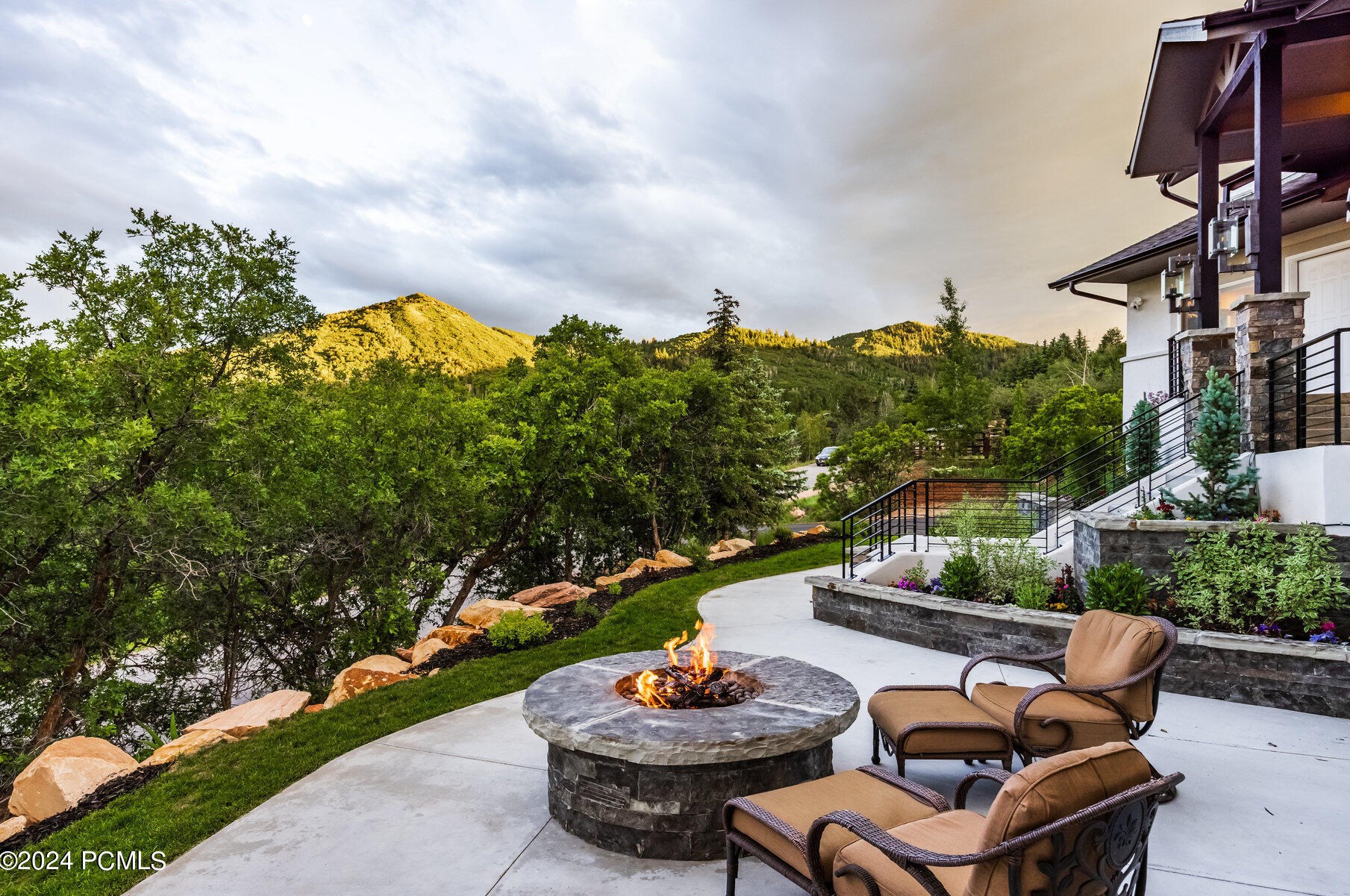 7369 Stagecoach Dr, Park City UT 84098-5332 exterior