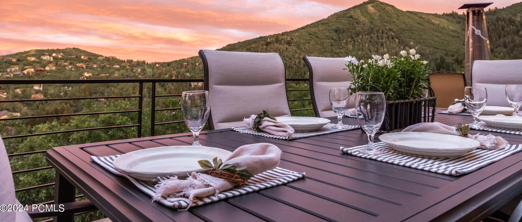 7369 Stagecoach Dr, Park City UT 84098-5332 exterior