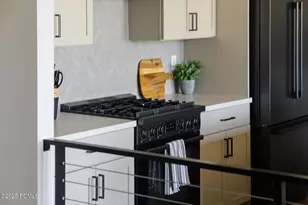 11661 N Shoreline Dr, Hideout, UT 84036 - Photo 28