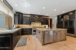 1 Cross Hill Ln, Sandy, UT 84092 - Photo 32