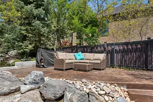 1 Cross Hill Ln, Sandy, UT 84092 - Photo 6