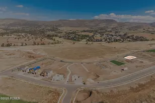 933 S Cloverfield Ct, Heber City, UT 84032 - Photo 2