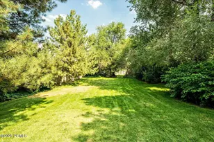 4757 S Meadowview Rd, Murray, UT 84107 - Photo 10