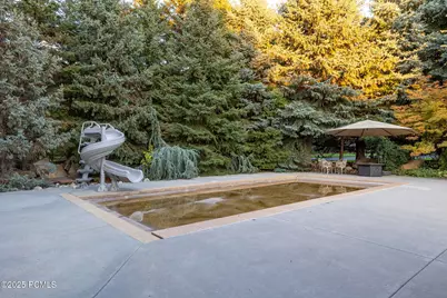 2238 E Cottonwood Cove Lane, Cottonwood Heights, UT 84121 - Photo 6