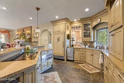 2238 E Cottonwood Cove Lane, Cottonwood Heights, UT 84121 - Photo 30