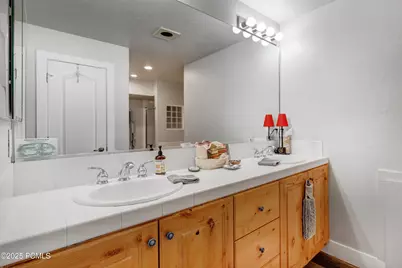 5135 Cove Canyon Drive #Apt 204, Park City, UT 84098 - Photo 18
