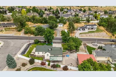 9547 N Canyon Road, Cedar Hills, UT 84062 - Photo 6