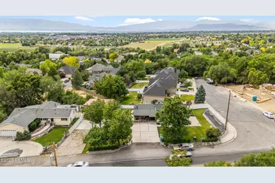 9547 N Canyon Road, Cedar Hills, UT 84062 - Photo 4