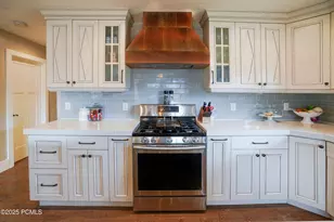 360 N 200 N, Midway, UT 84049 - Photo 10