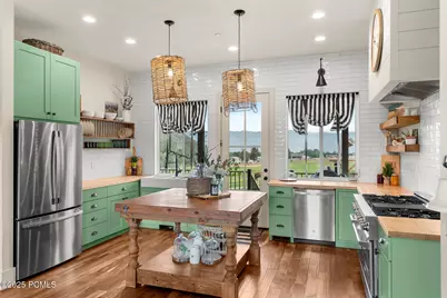 4611 S Cove Lane, Daniel, UT 84032 - Photo 2