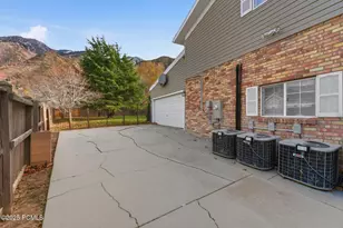 11551 S Woodhampton Dr, Sandy, UT 84092 - Photo 18
