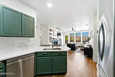 8251 Meadowview Court #J24, Park City, UT 84098 - Photo 12
