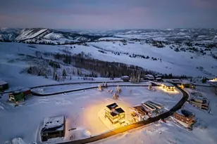 8526 Overlook Dr, Eden, UT 84310 - Photo 4