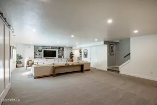 1562 E Lone Peak Dr, Salt Lake City, UT 84117 - Photo 32