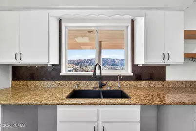 640 N Juniper Street, Hildale, UT 84784 - Photo 8