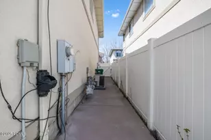 7819 S Spruce Tree Ln, Sandy, UT 84094 - Photo 28