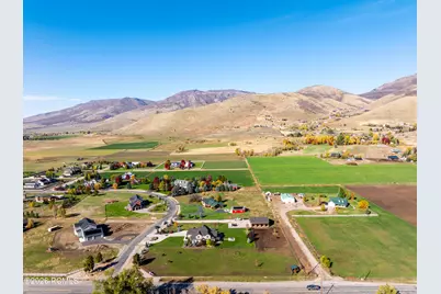 152 N 8750, Huntsville, UT 84317 - Photo 88