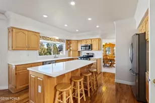 11694 S Stone Crest Circle, Riverton, UT 84065 - Photo 4