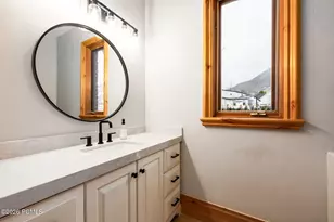 5083 S Clarenden Pl, Holladay, UT 84117 - Photo 16